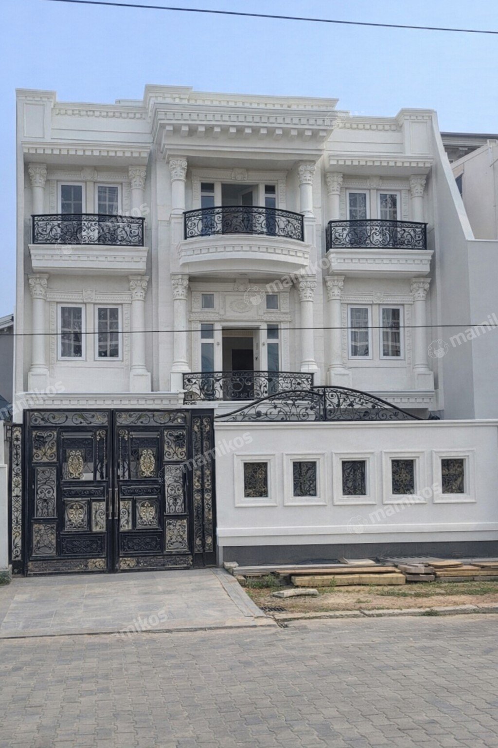 Rumah Sertifikat SHM 6 Kamar Tidur 4 Kamar Mandi Taman Palem Jakarta Barat - Photo 2
