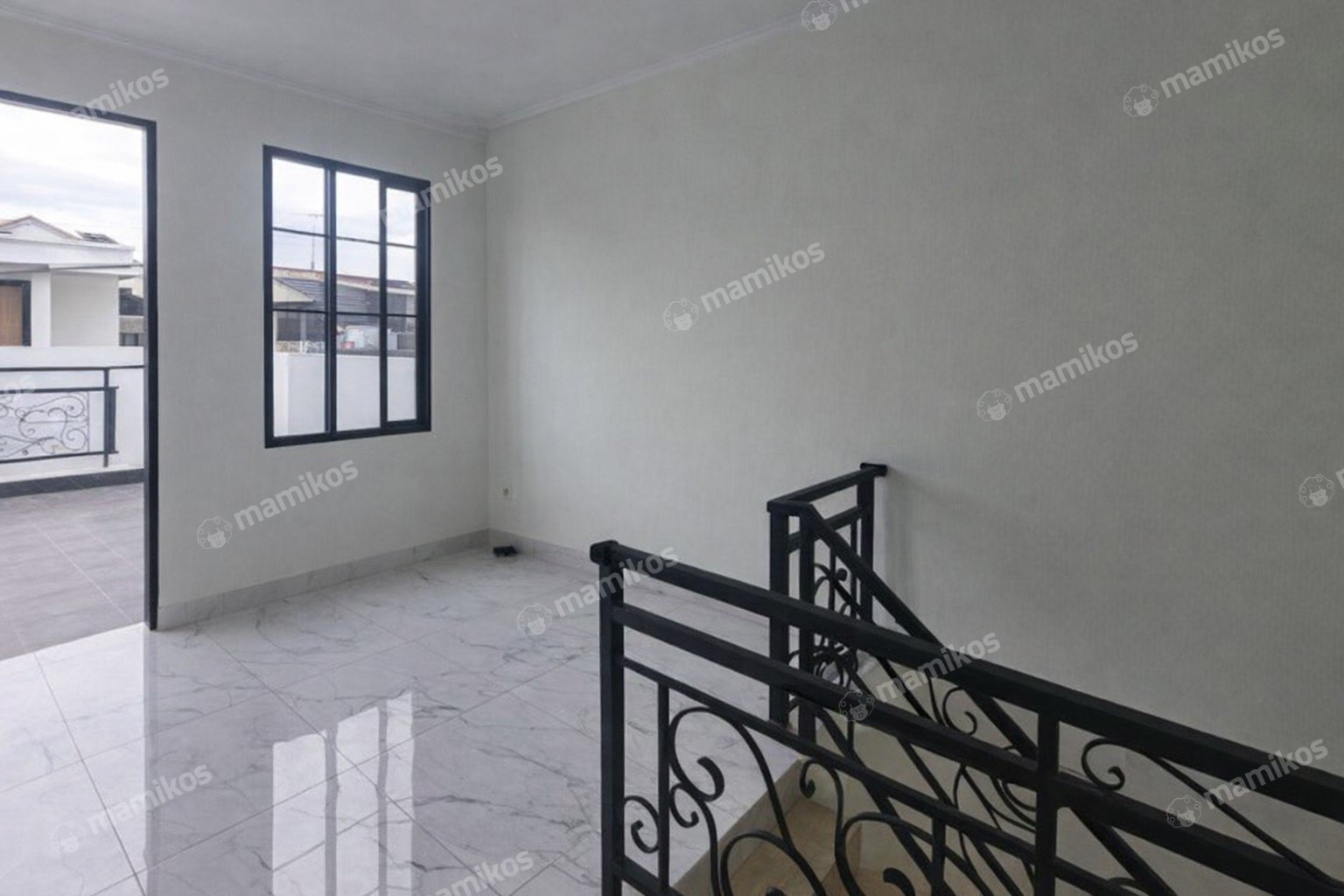 Rumah Sertifikat SHM 3 Kamar Tidur 3 Kamar Mandi Cilandak Jakarta Selatan - Photo 2