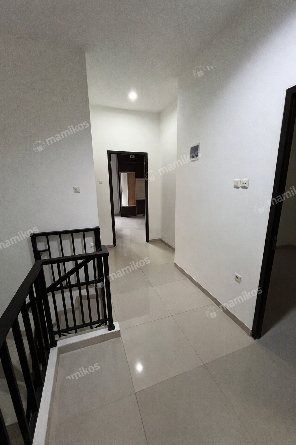 Rumah Sertifikat SHM 5 Kamar Tidur 5 Kamar Mandi Kelapa Gading Jakarta Utara - Photo 4