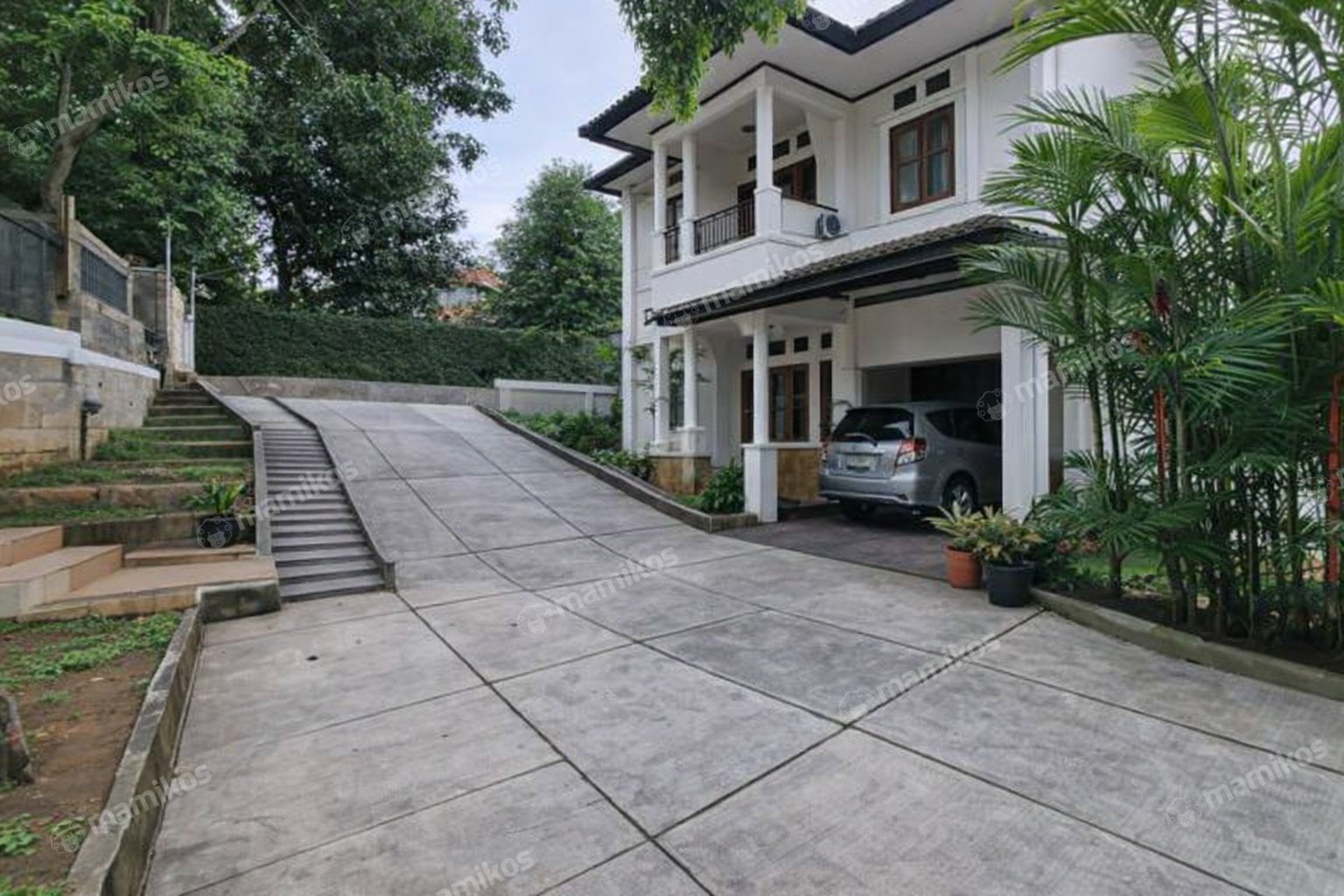 Rumah Sertifikat SHM 4 Kamar Tidur 3 Kamar Mandi Cipedak Jakarta Selatan