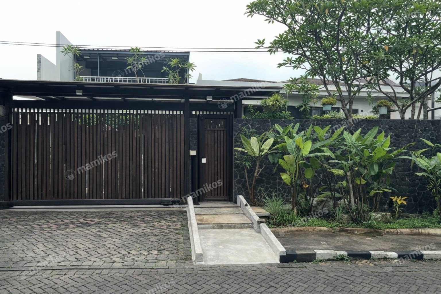 Rumah Sertifikat SHM 4 Kamar Tidur 3 Kamar Mandi Cinere Jakarta Selatan