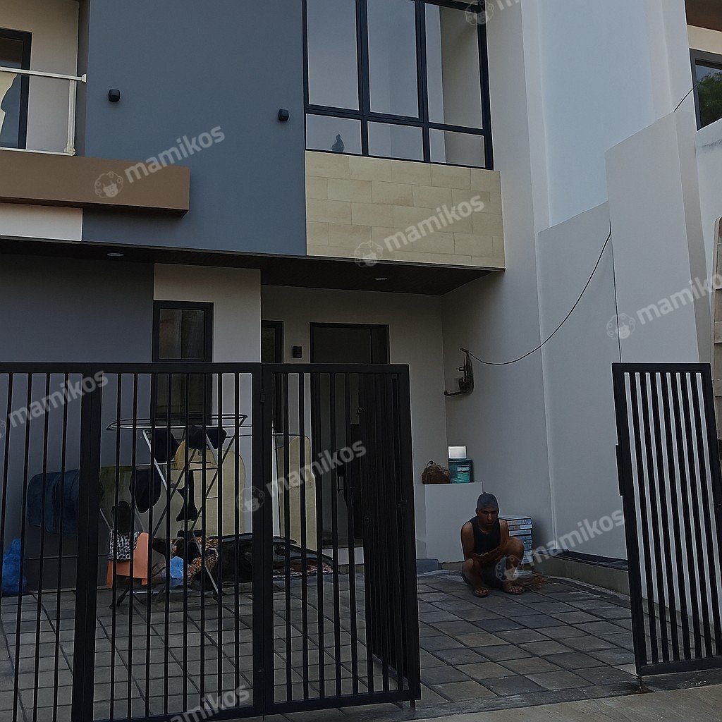 Rumah Sertifikat SHM 4 Kamar Tidur 4 Kamar Mandi Meruya Jakarta Barat