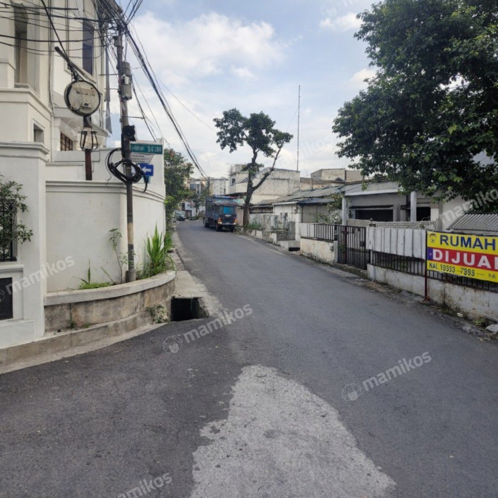 Rumah Sertifikat HGB 3 Kamar Tidur 1 Kamar Mandi Menteng Dalam Jakarta Selatan - Photo 2