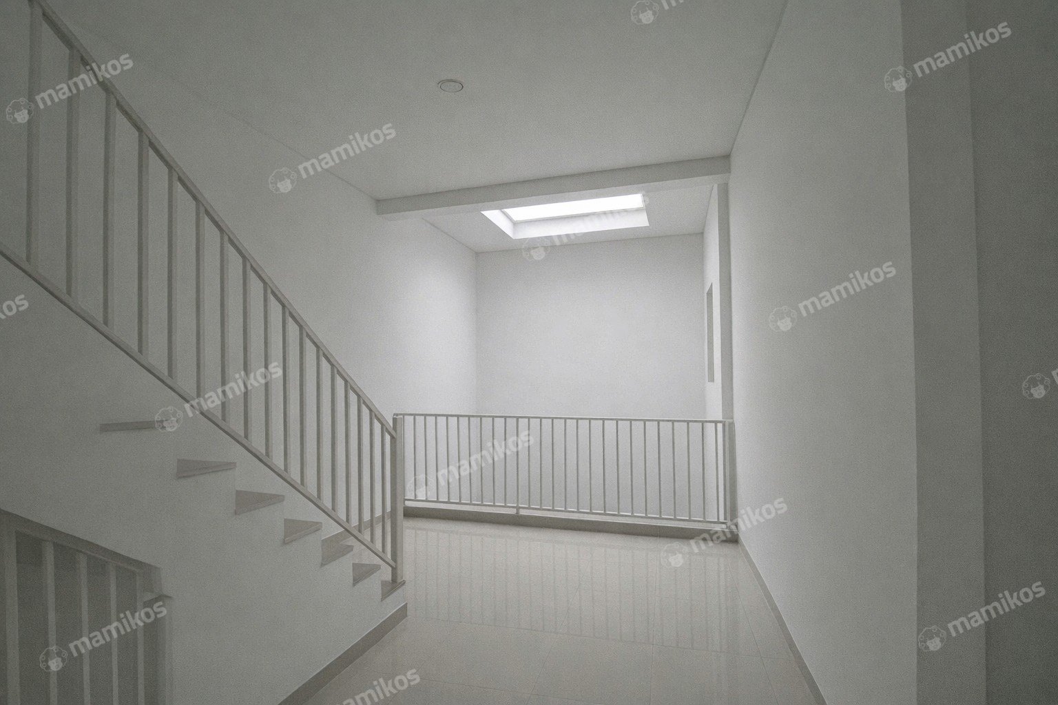 Rumah Sertifikat SHM 2 Kamar Tidur 3 Kamar Mandi Taman Surya Jakarta Barat - Photo 5