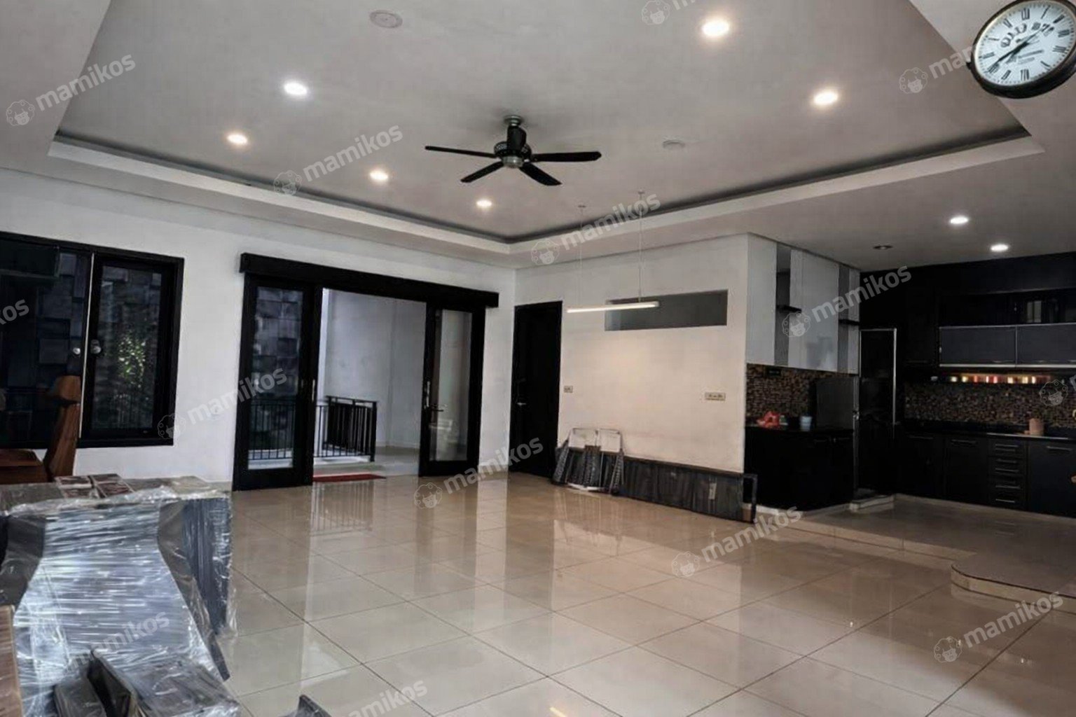 Rumah 7 Kamar Tidur 5 Kamar Mandi 3 Lantai Pantai Indah Kapuk Jakarta Utara