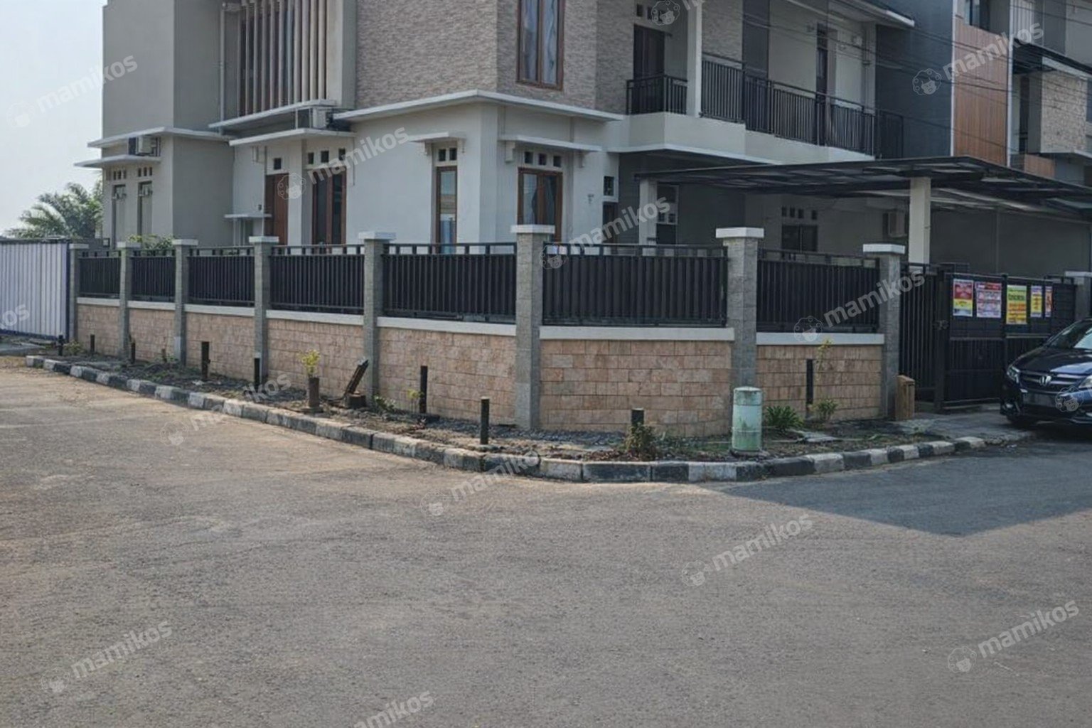 Rumah 4 Kamar Tidur 3 Kamar Mandi 2 Lantai Cakung Jakarta Timur