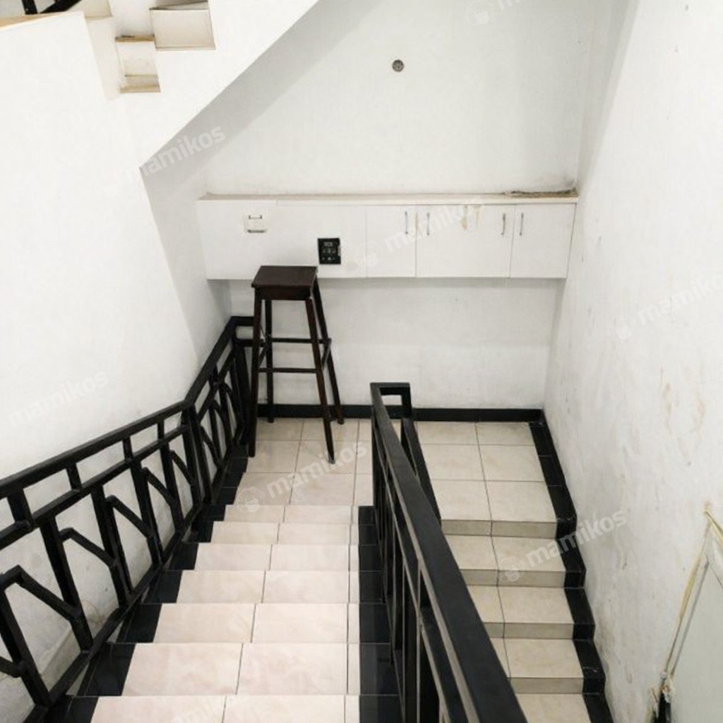 Rumah Sertifikat SHM 4 Kamar Tidur 2 Kamar Mandi Duri Kepa Jakarta Barat - Photo 4