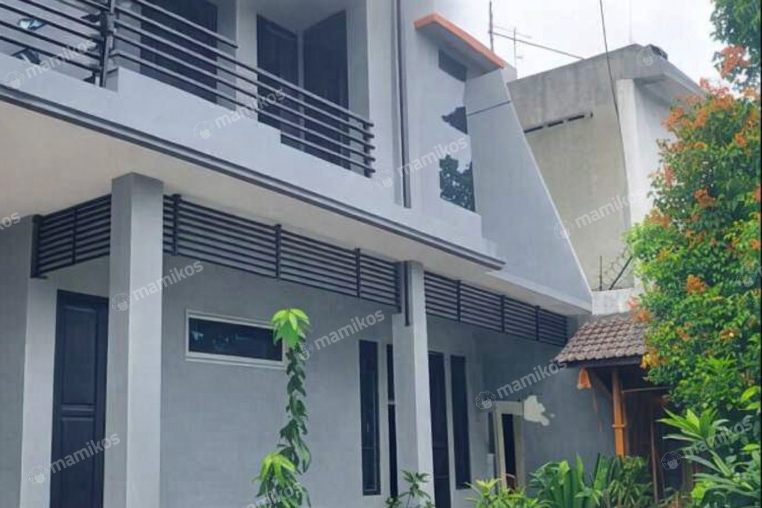 Rumah Sertifikat SHM 9 Kamar Tidur 5 Kamar Mandi Pasar Rebo Jakarta Timur