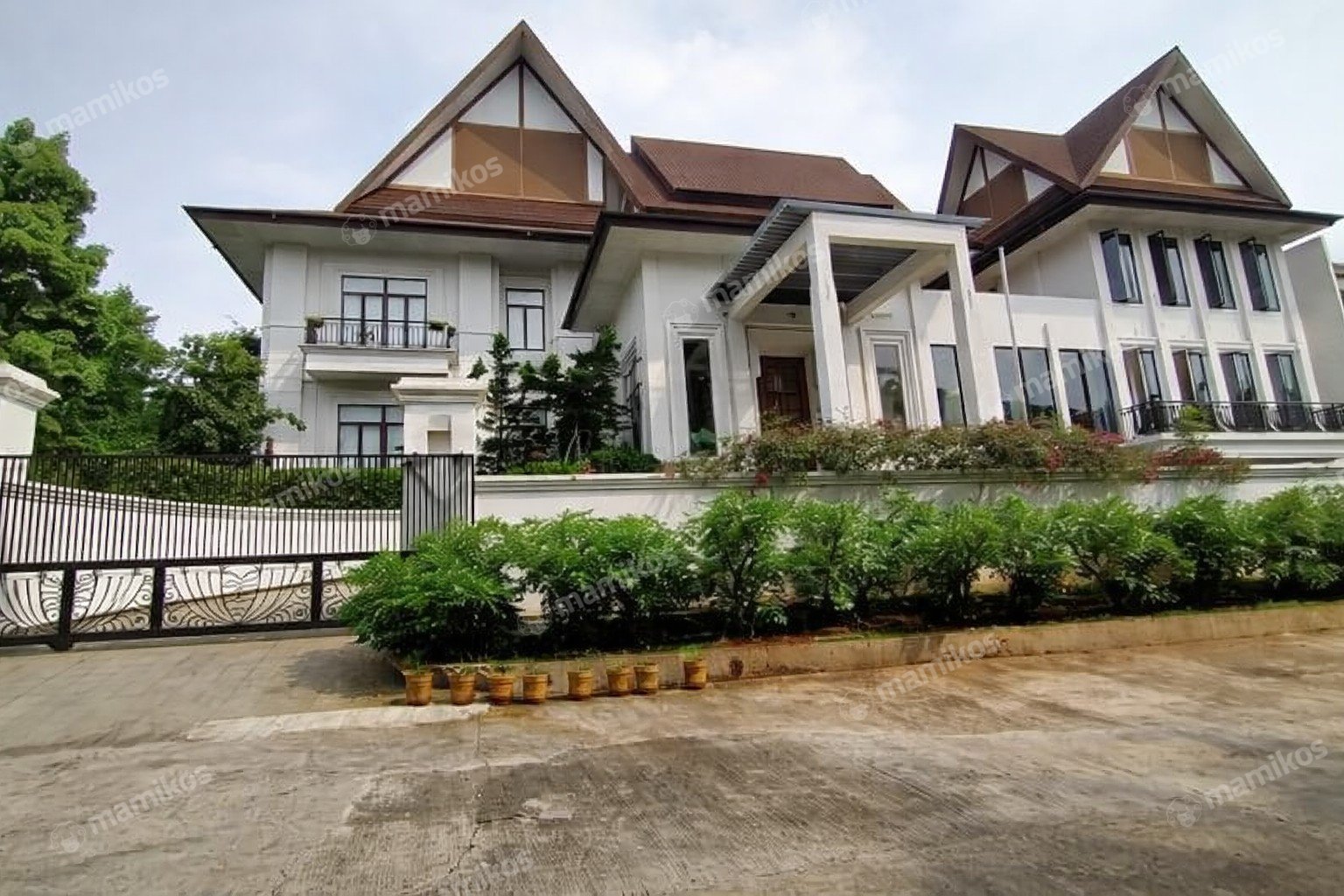 Rumah Sertifikat SHM 8 Kamar Tidur 6 Kamar Mandi Tanjung Priok Jakarta Utara