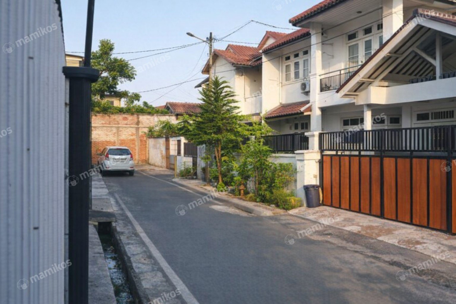 Rumah Sertifikat SHM 4 Kamar Tidur 5 Kamar Mandi Duren Sawit Jakarta Timur - Photo 2