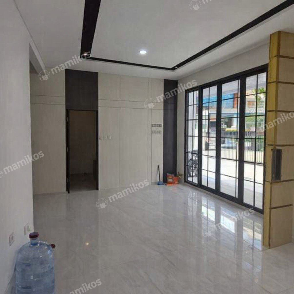 Rumah Sertifikat SHM 4 Kamar Tidur 4 Kamar Mandi Taman Palem Jakarta Barat - Photo 2