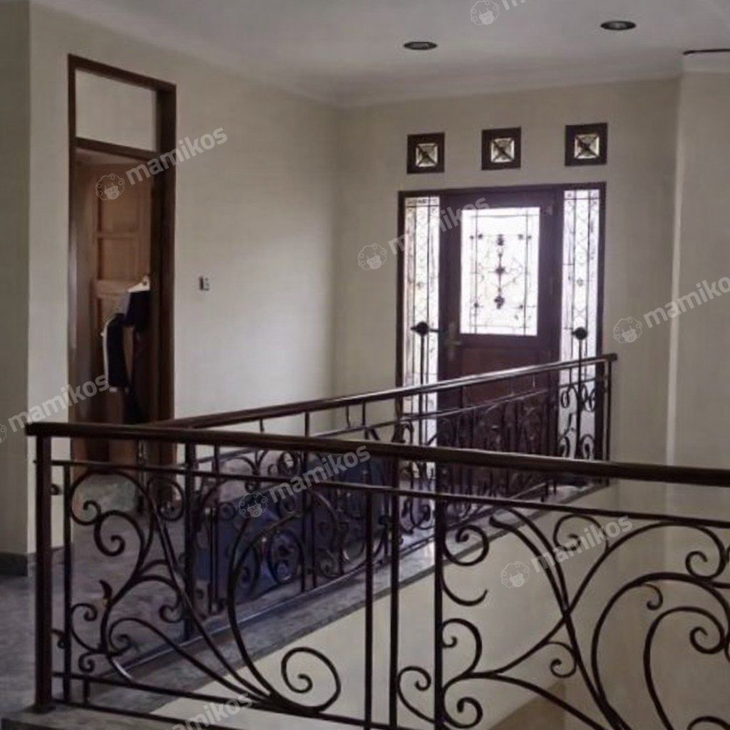 Rumah Sertifikat SHM 3 Kamar Tidur 3 Kamar Mandi Intercon Jakarta Barat - Photo 2