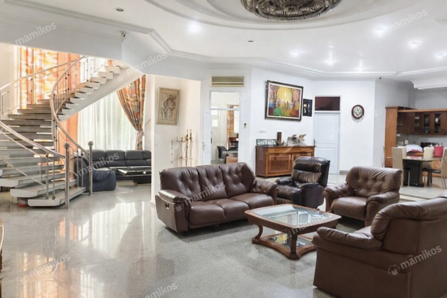 Rumah Sertifikat SHM 6 Kamar Tidur 6 Kamar Mandi Pantai Indah Kapuk Jakarta Utara
