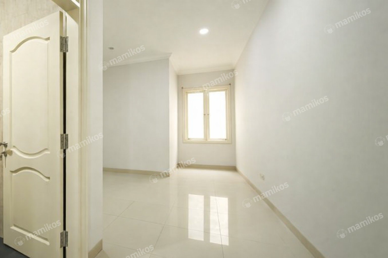 Rumah 4 Kamar Tidur 4 Kamar Mandi 3 Lantai Pantai Indah Kapuk Jakarta Utara