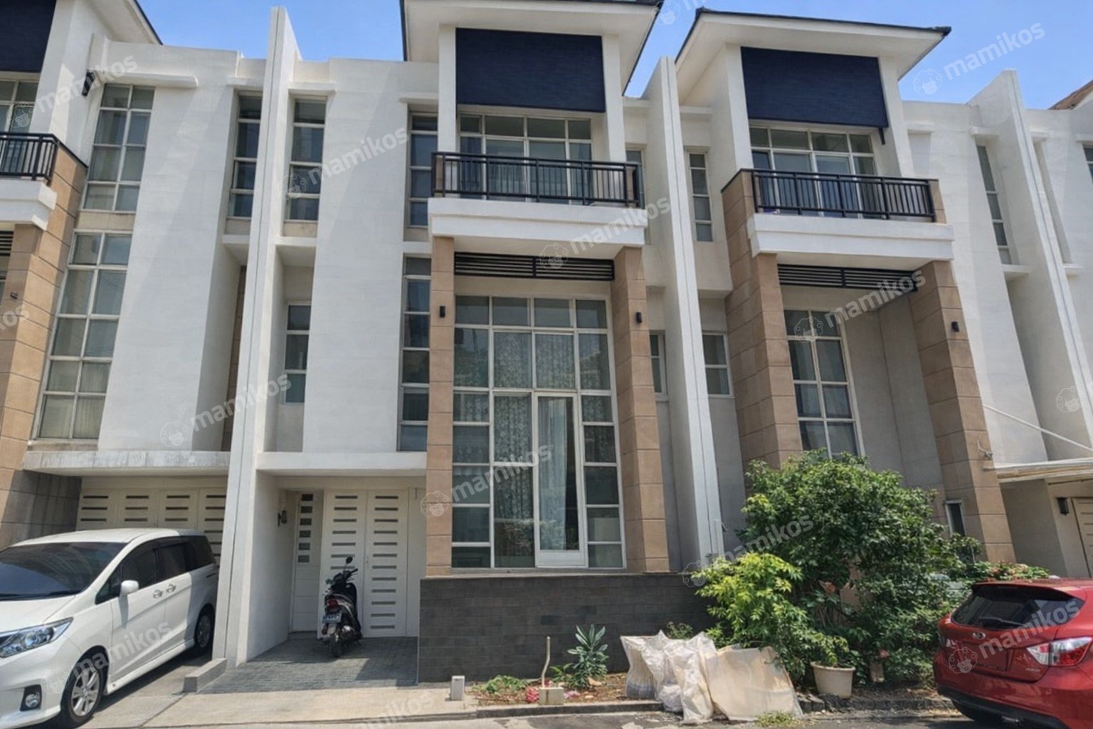 Rumah Sertifikat HGB 4 Kamar Tidur 4 Kamar Mandi Ancol Jakarta Utara