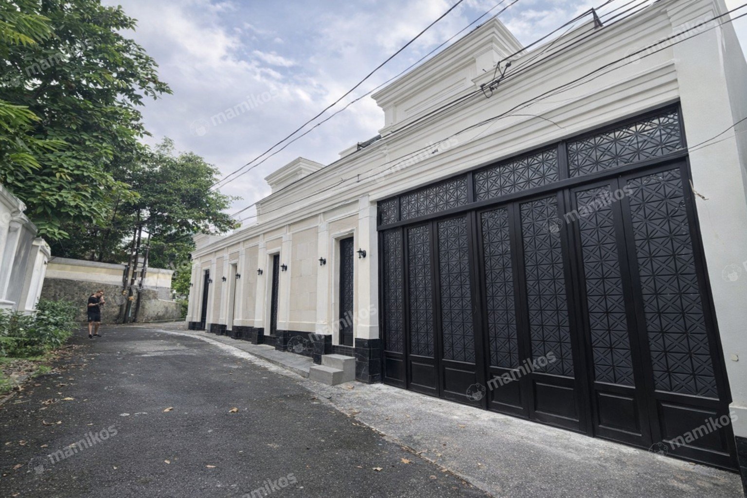 Rumah Sertifikat SHM 4 Kamar Tidur 4 Kamar Mandi Kemang Jakarta Selatan