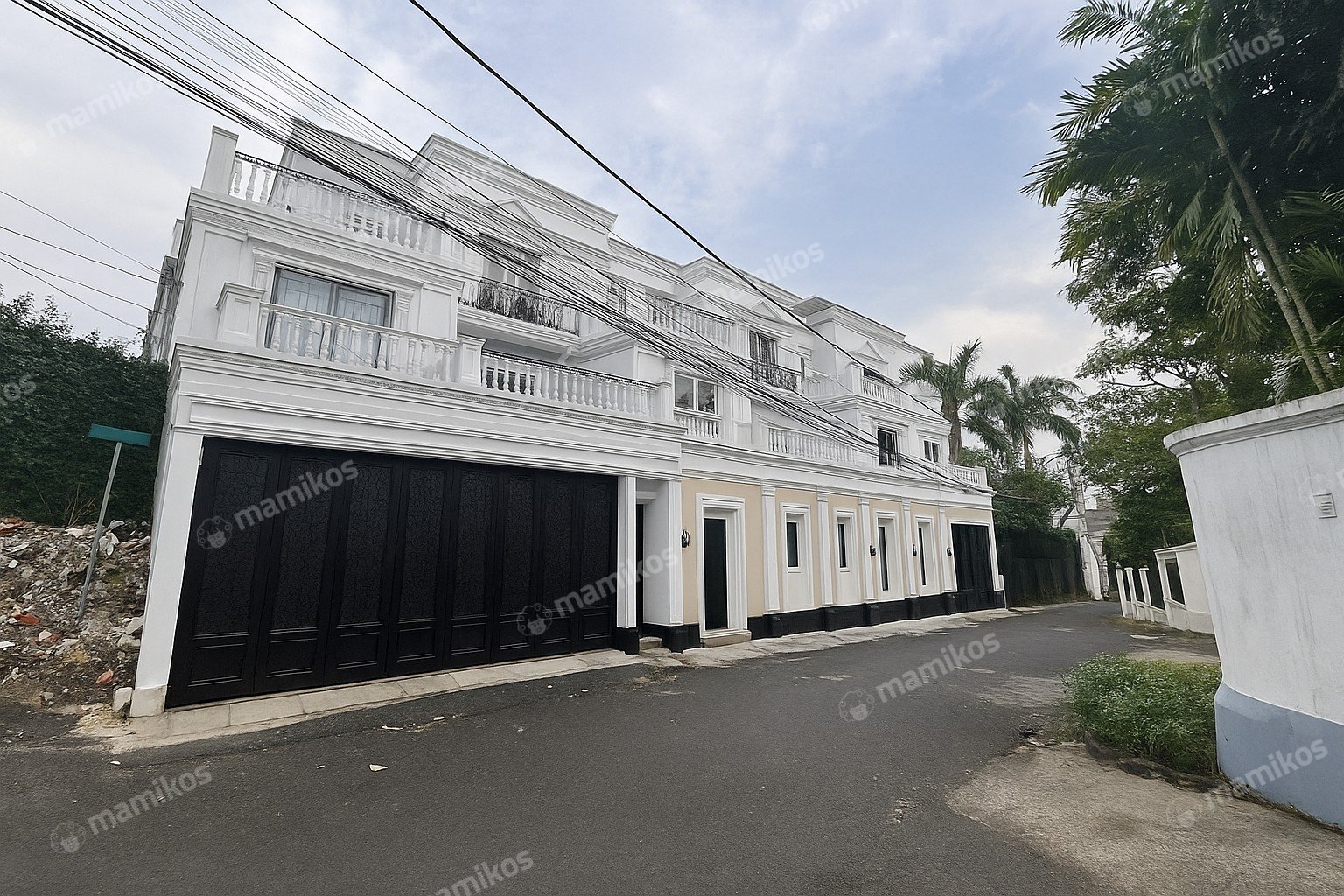 Rumah Sertifikat SHM 4 Kamar Tidur 4 Kamar Mandi Kemang Jakarta Selatan - Photo 2