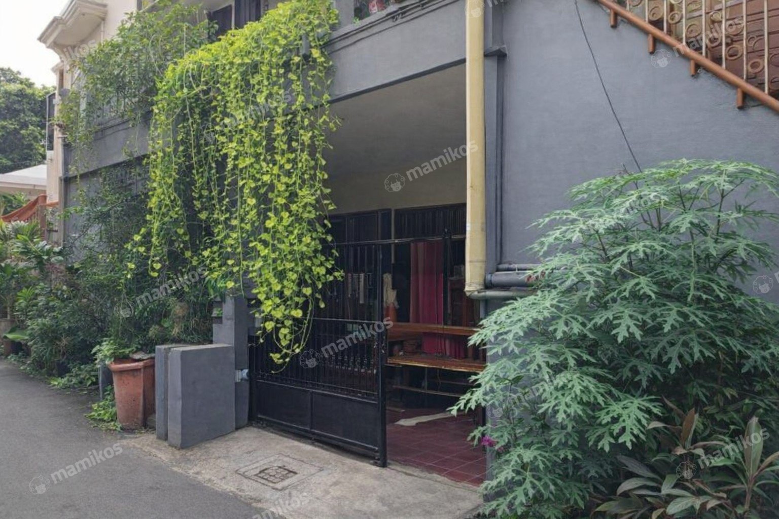 Rumah Sertifikat SHM 32 Kamar Tidur 6 Kamar Mandi Kuningan Jakarta Selatan