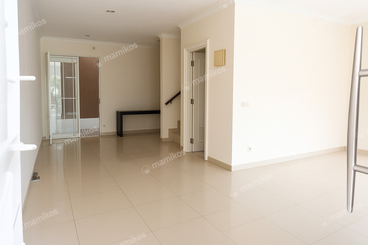 Rumah Sertifikat SHM 3 Kamar Tidur 3 Kamar Mandi Green Lake City Jakarta Barat