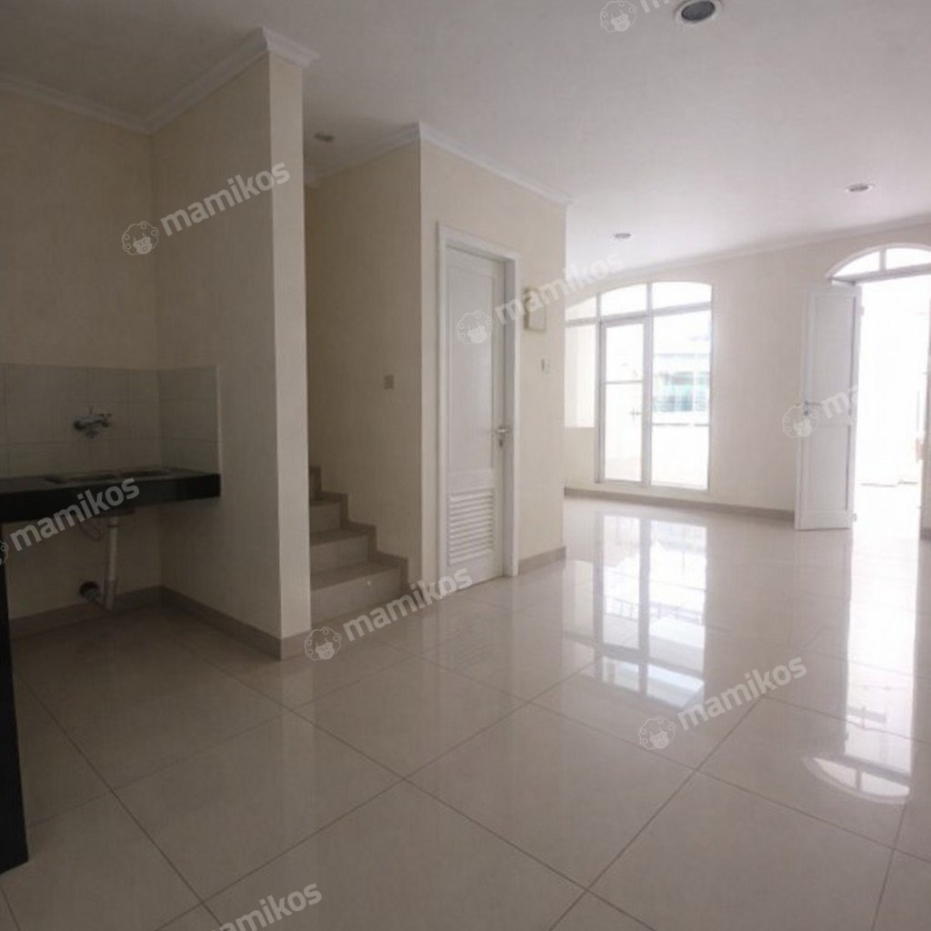Rumah Sertifikat SHM 3 Kamar Tidur 3 Kamar Mandi Green Lake City Jakarta Barat - Photo 2