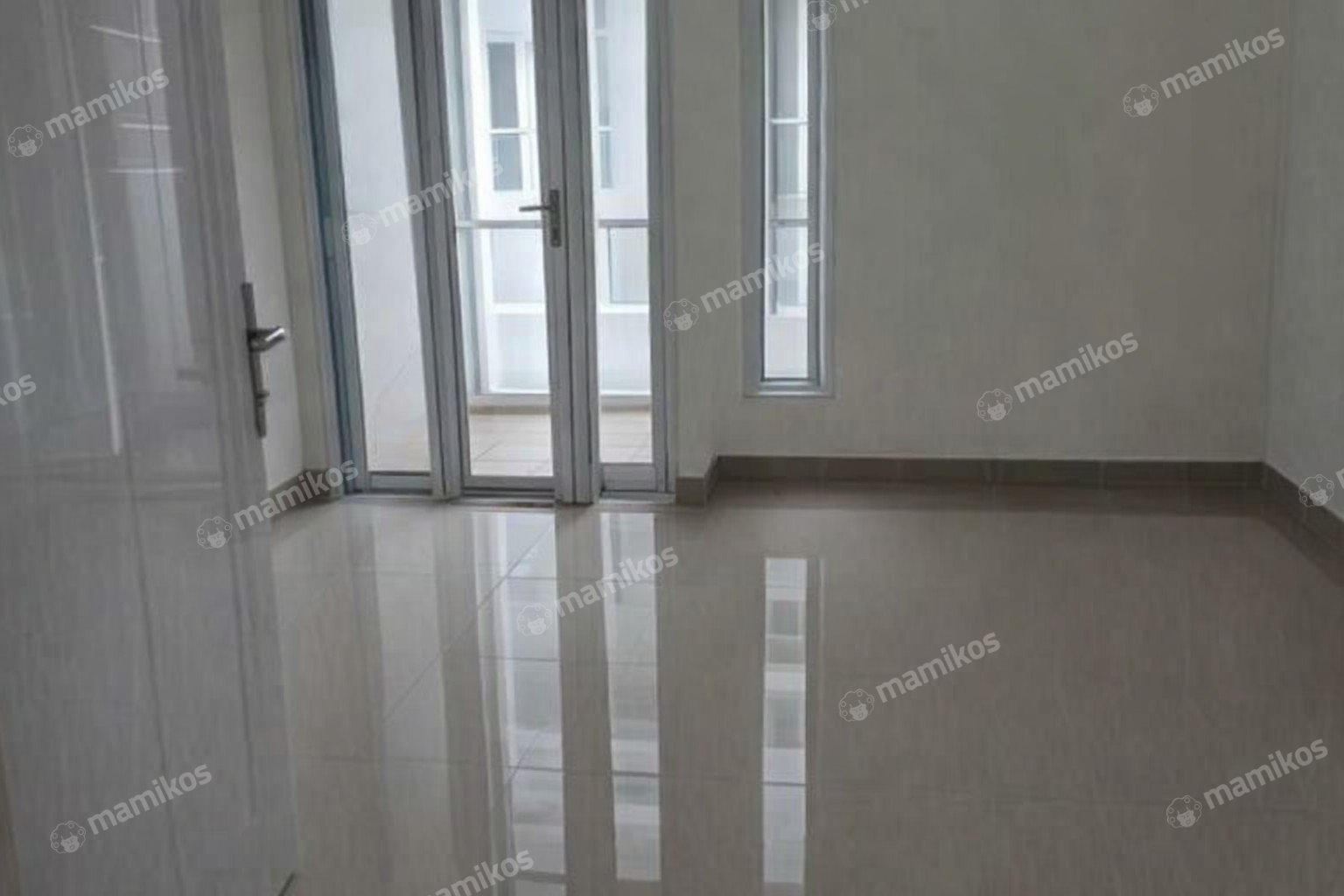 Rumah Sertifikat SHM 3 Kamar Tidur 3 Kamar Mandi Pulo Gadung Jakarta Timur - Photo 4
