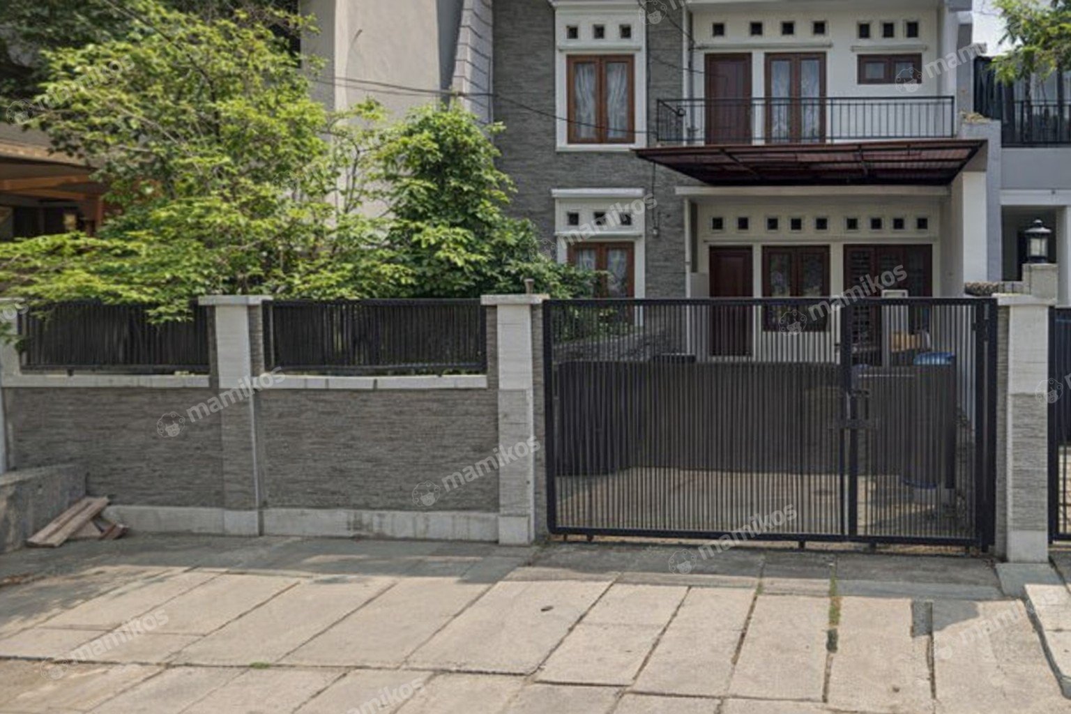 Rumah Sertifikat SHM 4 Kamar Tidur 4 Kamar Mandi Meruya Jakarta Barat