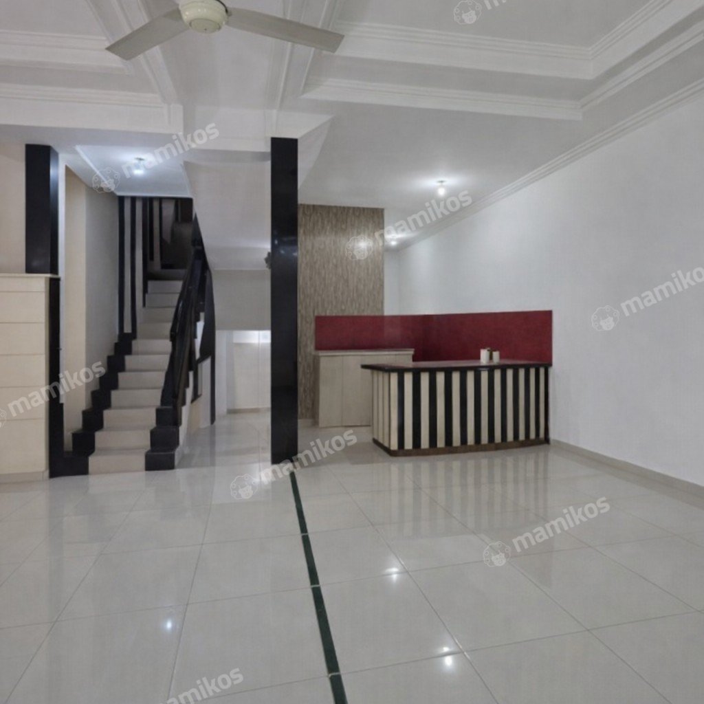 Rumah Sertifikat SHM 5 Kamar Tidur 4 Kamar Mandi Taman Ratu Jakarta Barat - Photo 2