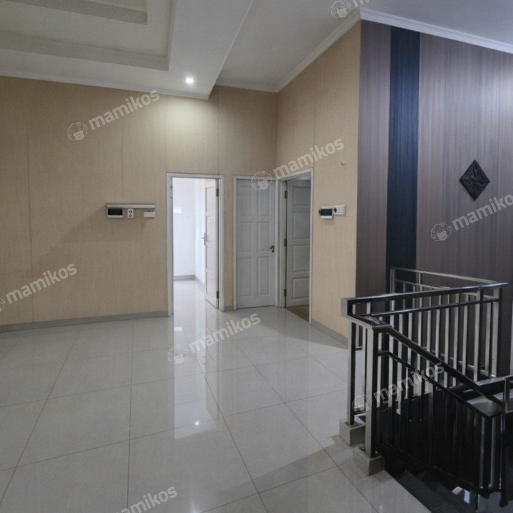 Rumah Sertifikat SHM 5 Kamar Tidur 4 Kamar Mandi Taman Ratu Jakarta Barat - Photo 5