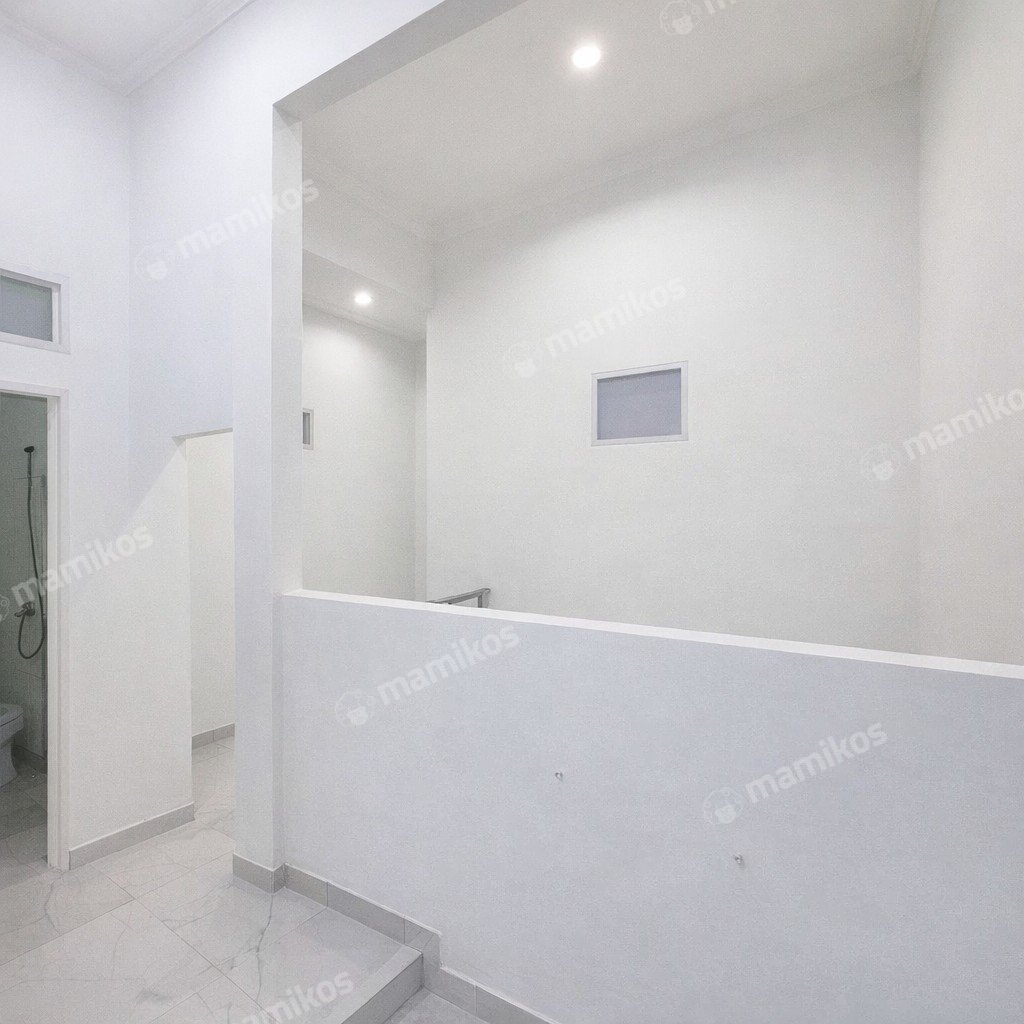Rumah Sertifikat SHM 4 Kamar Tidur 3 Kamar Mandi Kelapa Gading Jakarta Utara - Photo 2