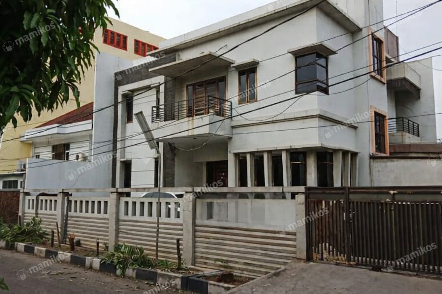 Rumah Sertifikat SHM 6 Kamar Tidur 6 Kamar Mandi Kelapa Gading Jakarta Utara
