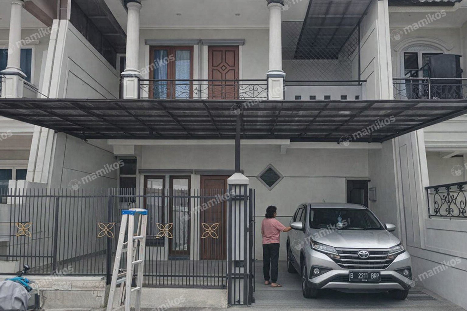 Rumah Sertifikat SHM 4 Kamar Tidur 4 Kamar Mandi Permata Buana Jakarta Barat