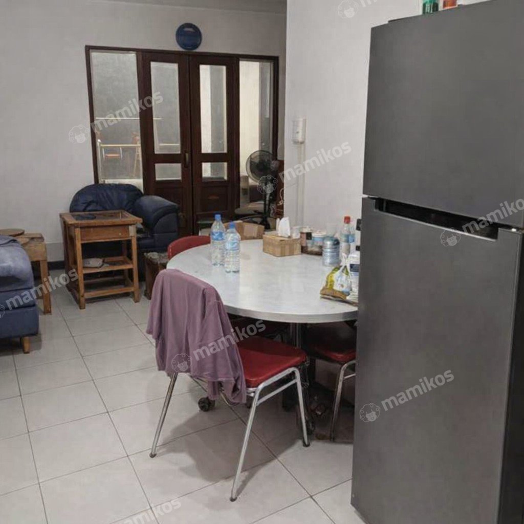 Rumah Sertifikat SHM 4 Kamar Tidur 4 Kamar Mandi Permata Buana Jakarta Barat - Photo 5