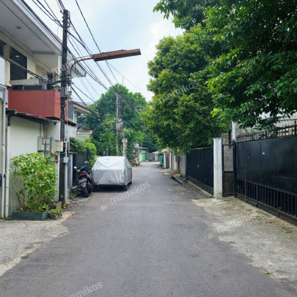 Rumah Sertifikat SHM 3 Kamar Tidur 3 Kamar Mandi Simprug Jakarta Selatan - Photo 4