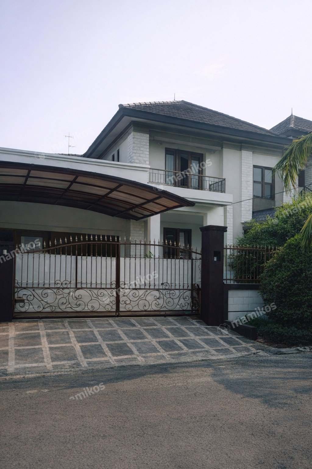 Rumah Sertifikat SHM 5 Kamar Tidur 5 Kamar Mandi Citra Grand Jakarta Timur - Photo 2