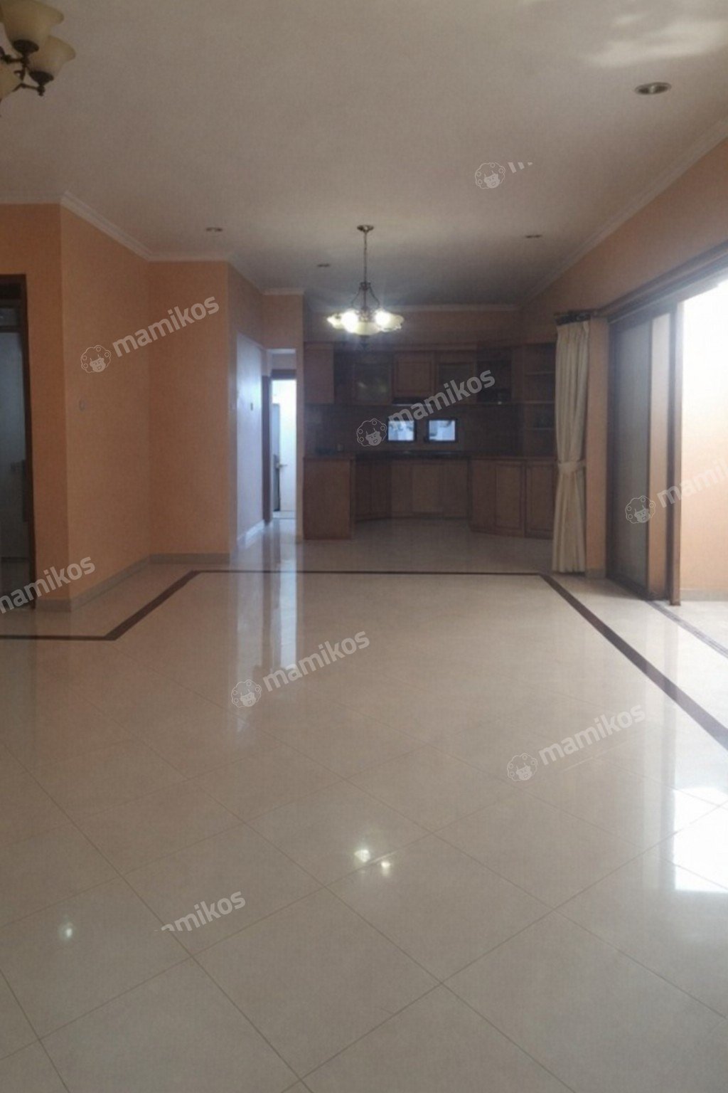 Rumah Sertifikat SHM 5 Kamar Tidur 5 Kamar Mandi Citra Grand Jakarta Timur - Photo 4