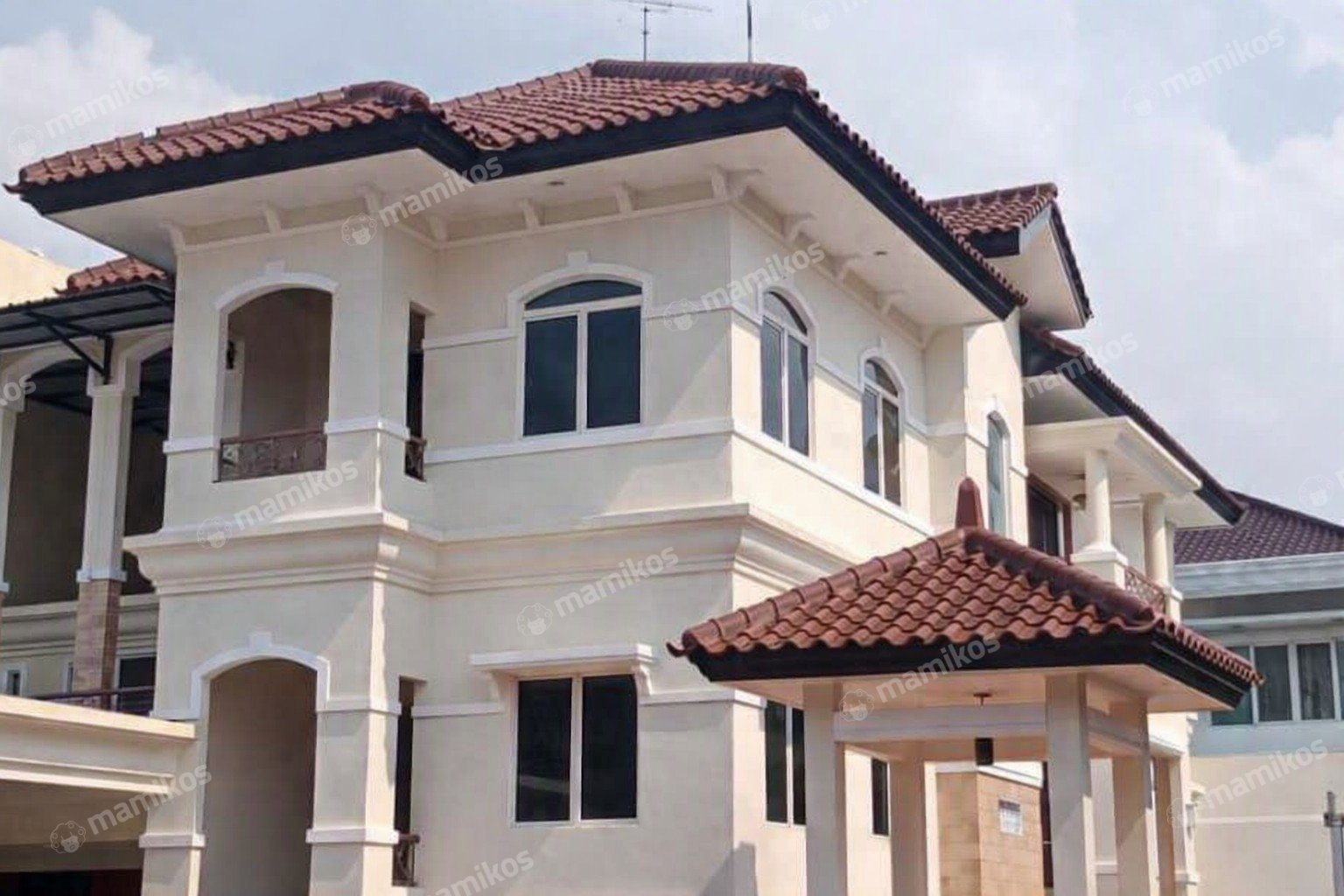 Rumah Sertifikat SHM 5 Kamar Tidur 5 Kamar Mandi Kelapa Gading Jakarta Utara