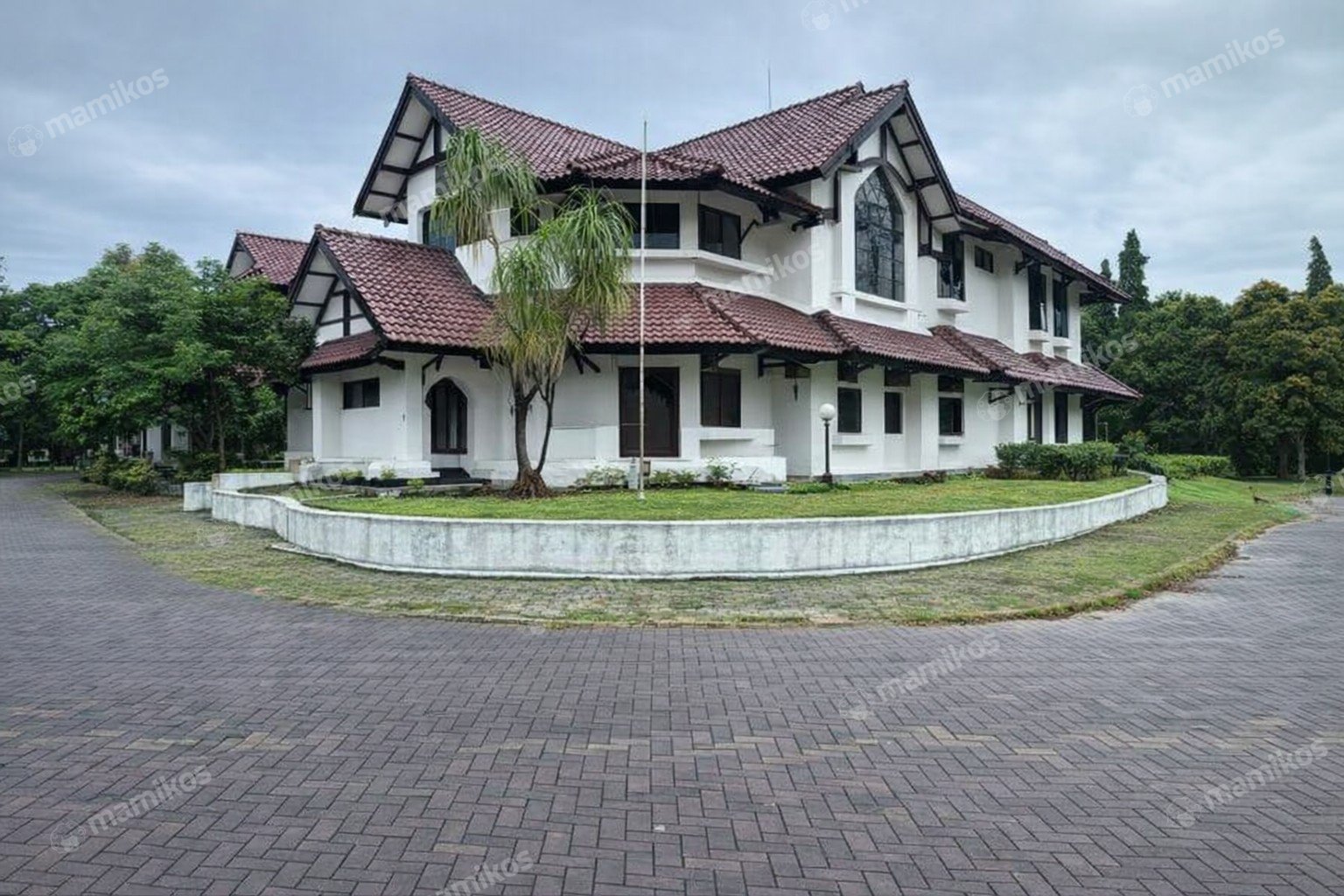 Rumah Sertifikat SHM 4 Kamar Tidur 3 Kamar Mandi Lebak Bulus Jakarta Selatan