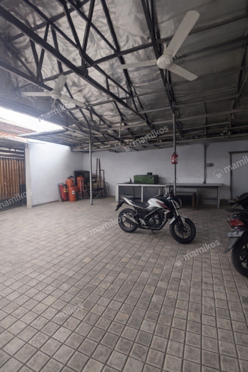 Rumah Sertifikat SHM 6 Kamar Tidur 3 Kamar Mandi Kav DKI Jakarta Barat - Photo 2