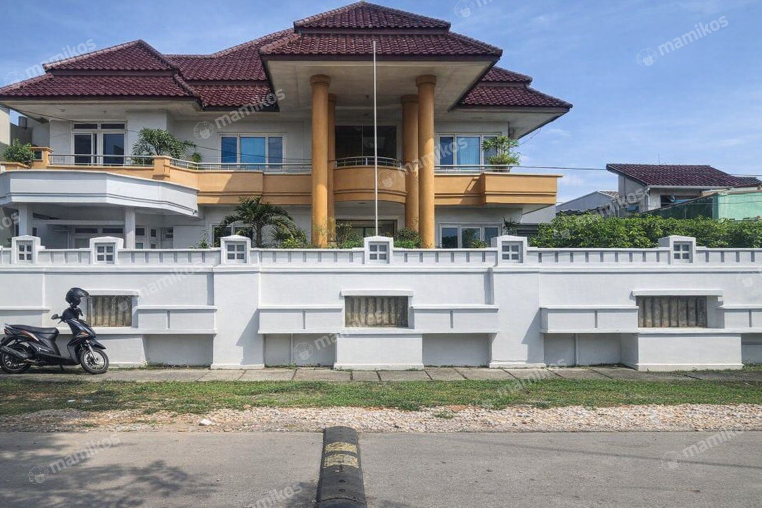 Rumah Sertifikat SHM 9 Kamar Tidur 5 Kamar Mandi Duren Sawit Jakarta Timur