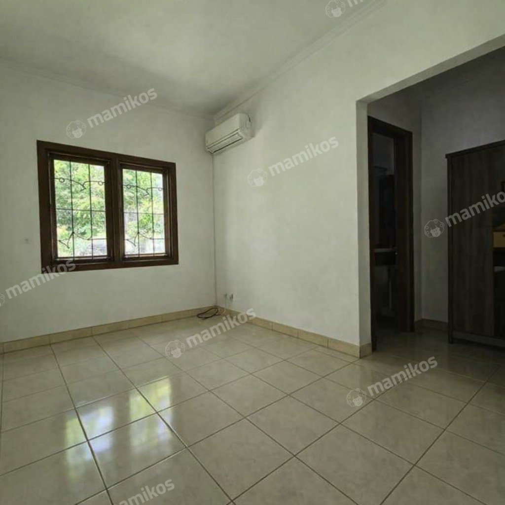Rumah Sertifikat SHM 3 Kamar Tidur 2 Kamar Mandi Pondok Indah Jakarta Selatan - Photo 4