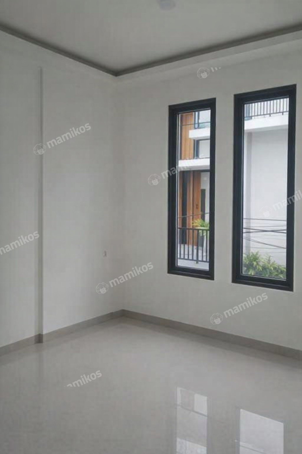 Rumah Sertifikat SHM 4 Kamar Tidur 3 Kamar Mandi Tomang Jakarta Barat - Photo 4