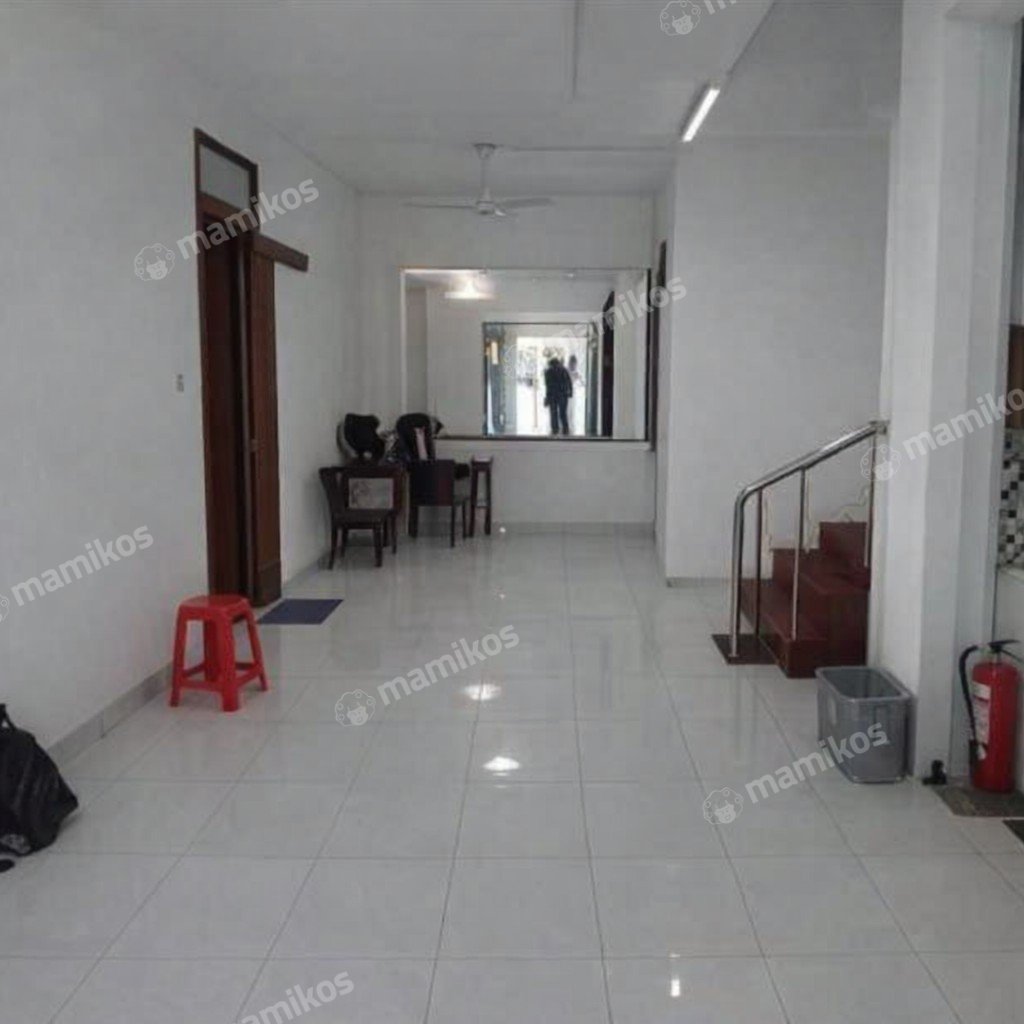Rumah Sertifikat SHM 6 Kamar Tidur 5 Kamar Mandi Kebon Jeruk Jakarta Barat - Photo 3