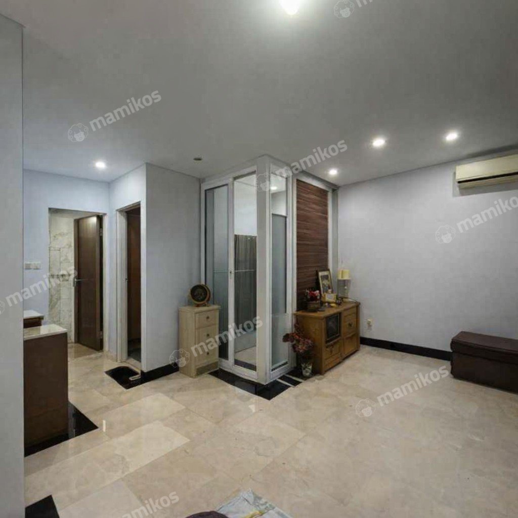Rumah Sertifikat SHM 5 Kamar Tidur 3 Kamar Mandi Tanjung Duren Jakarta Barat - Photo 4