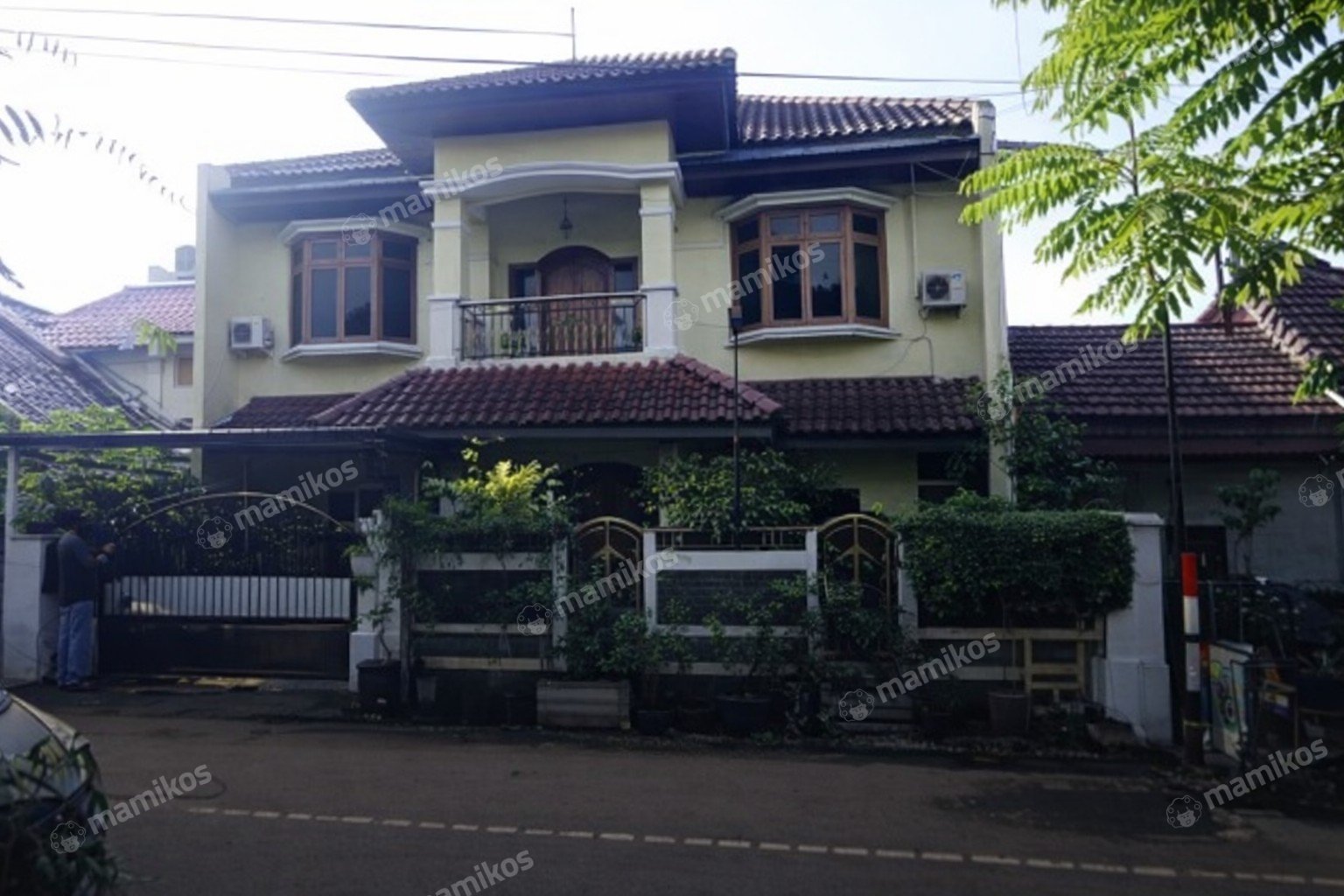 Rumah Sertifikat SHM 2 Lantai Makasar Jakarta Timur