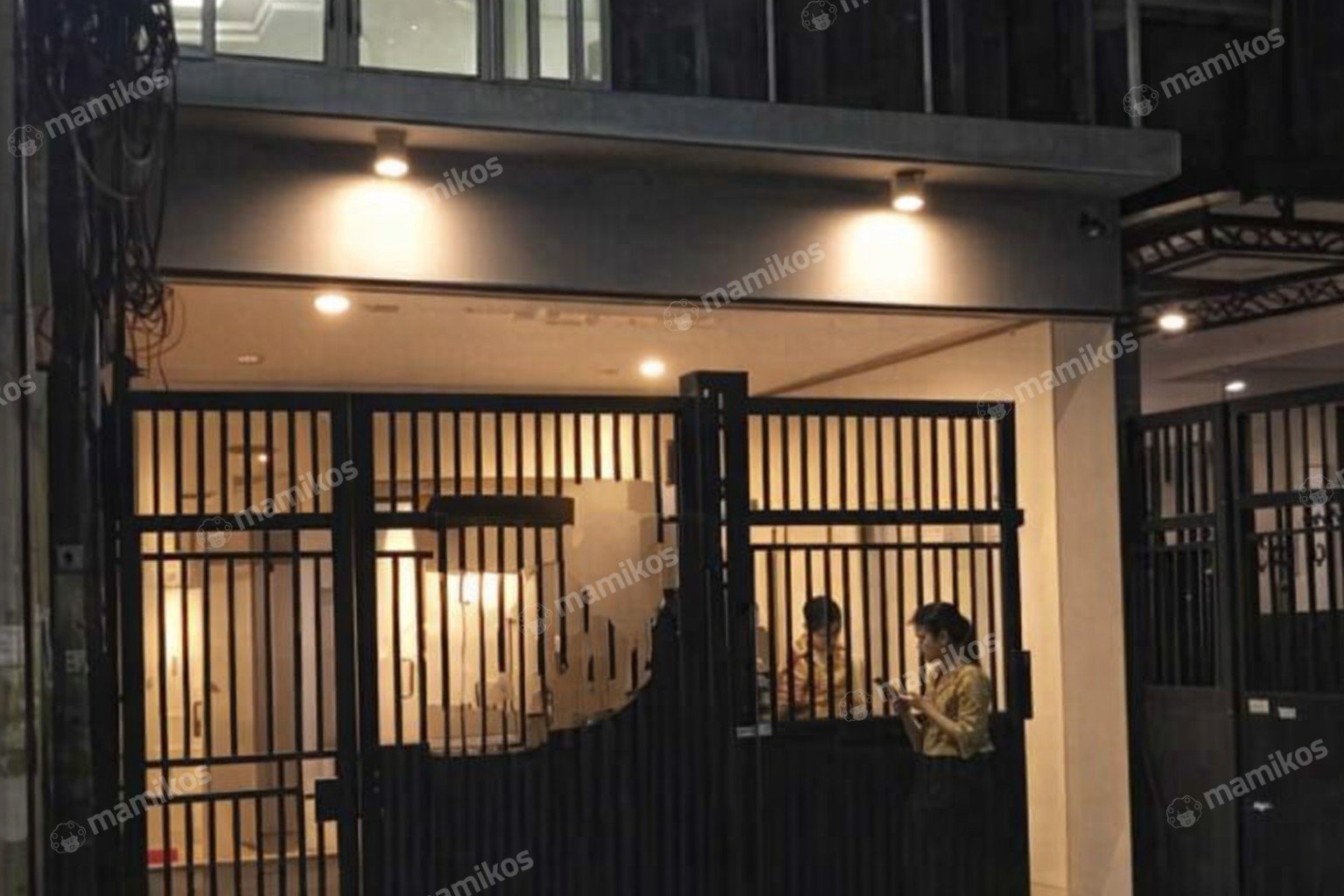 Rumah Sertifikat SHM 3 Kamar Tidur 4 Kamar Mandi Taman Surya Jakarta Barat