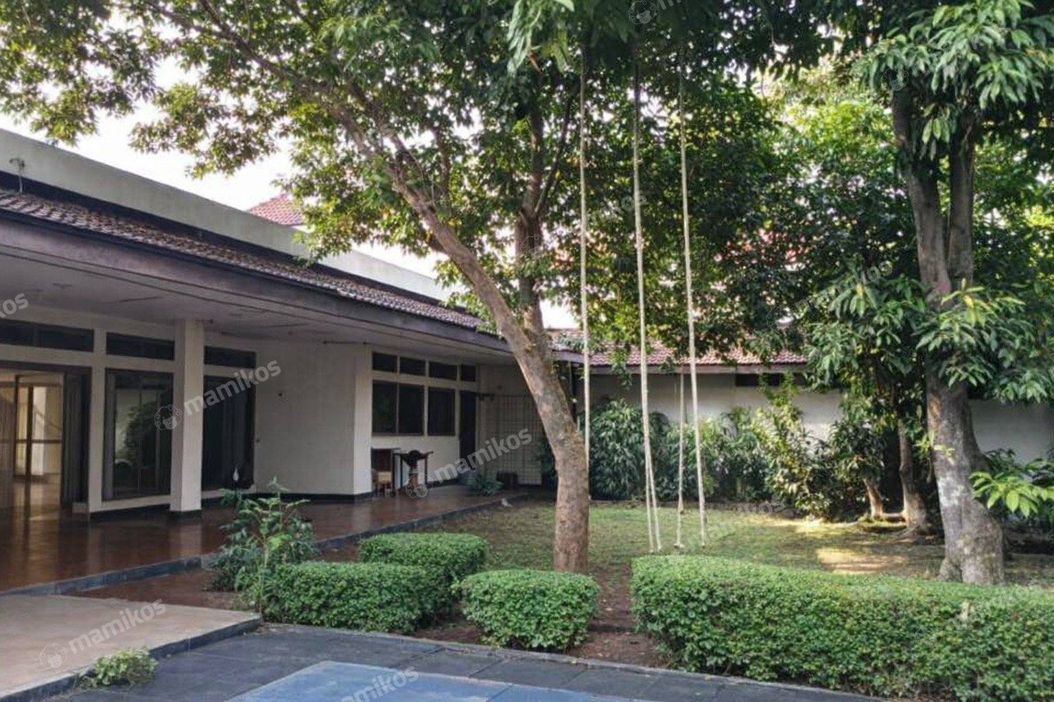 Rumah Sertifikat SHM 4 Kamar Tidur 3 Kamar Mandi Kemang Jakarta Selatan