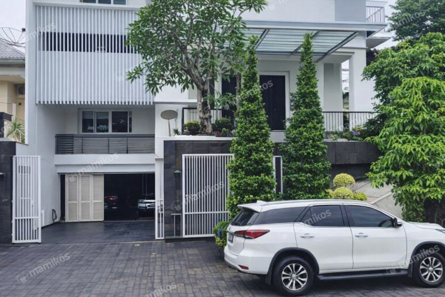Rumah Sertifikat SHM 6 Kamar Tidur 4 Kamar Mandi Pantai Indah Kapuk Jakarta Utara