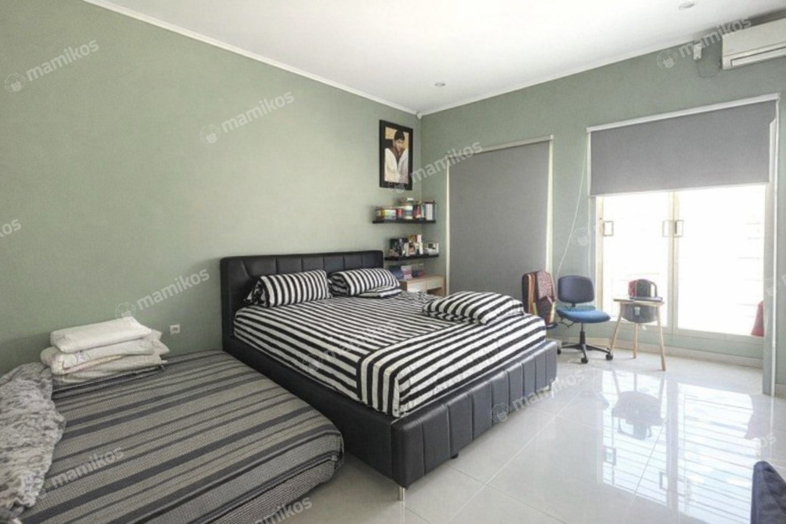 Rumah Sertifikat SHM 3 Kamar Tidur 3 Kamar Mandi Tomang Jakarta Barat