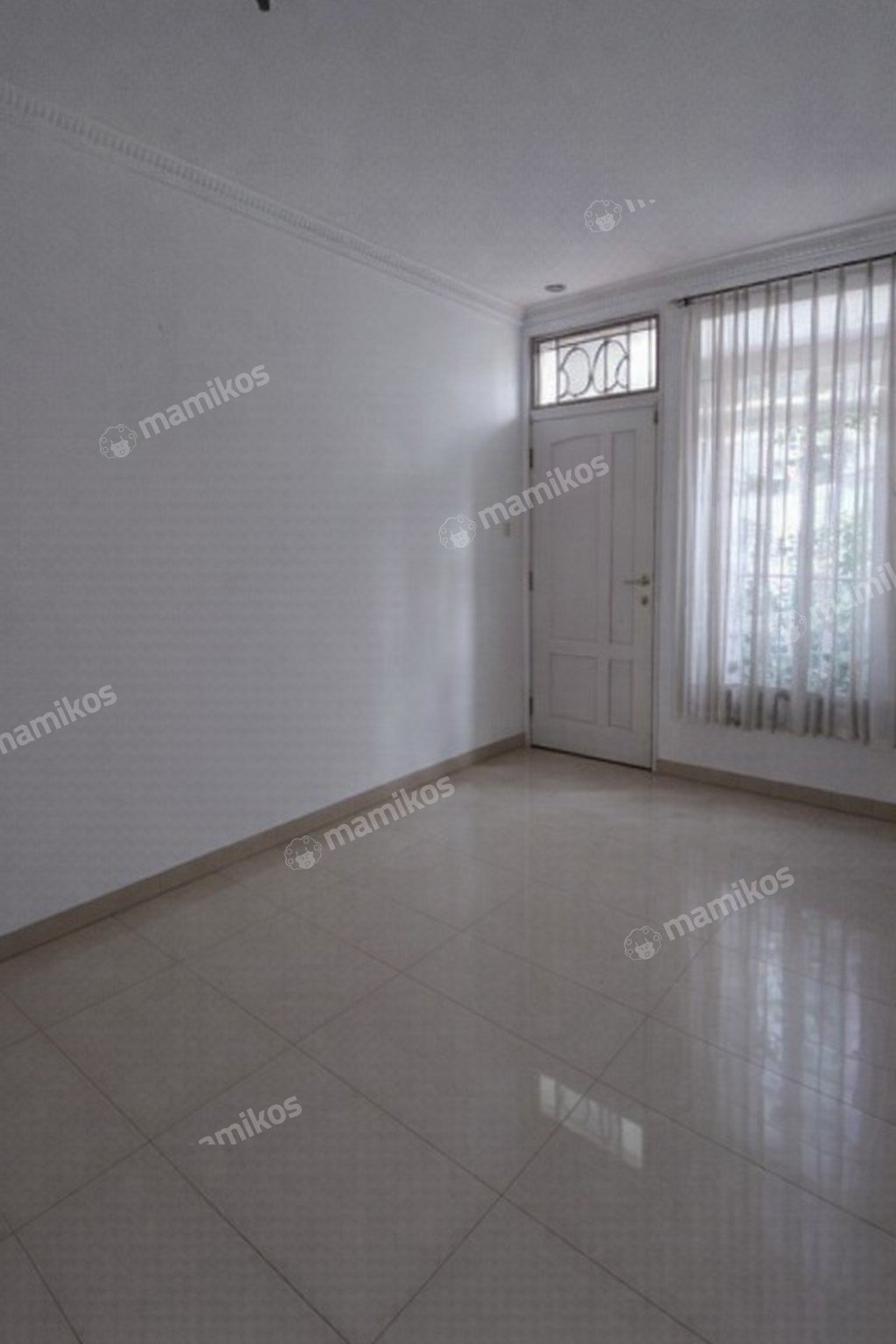 Rumah Sertifikat SHM 4 Kamar Tidur 3 Kamar Mandi Kota Wisata Jakarta Timur - Photo 4