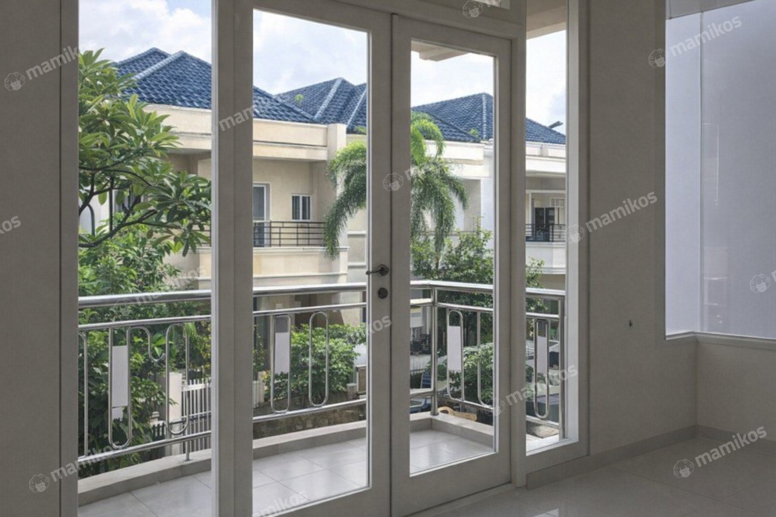 Rumah Sertifikat SHM 4 Kamar Tidur 3 Kamar Mandi Joglo Jakarta Barat